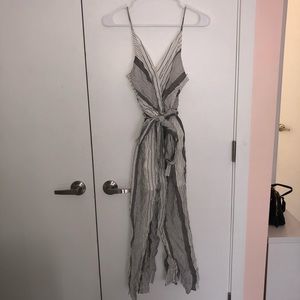 Adorable jumpsuit!!! Never worn!!